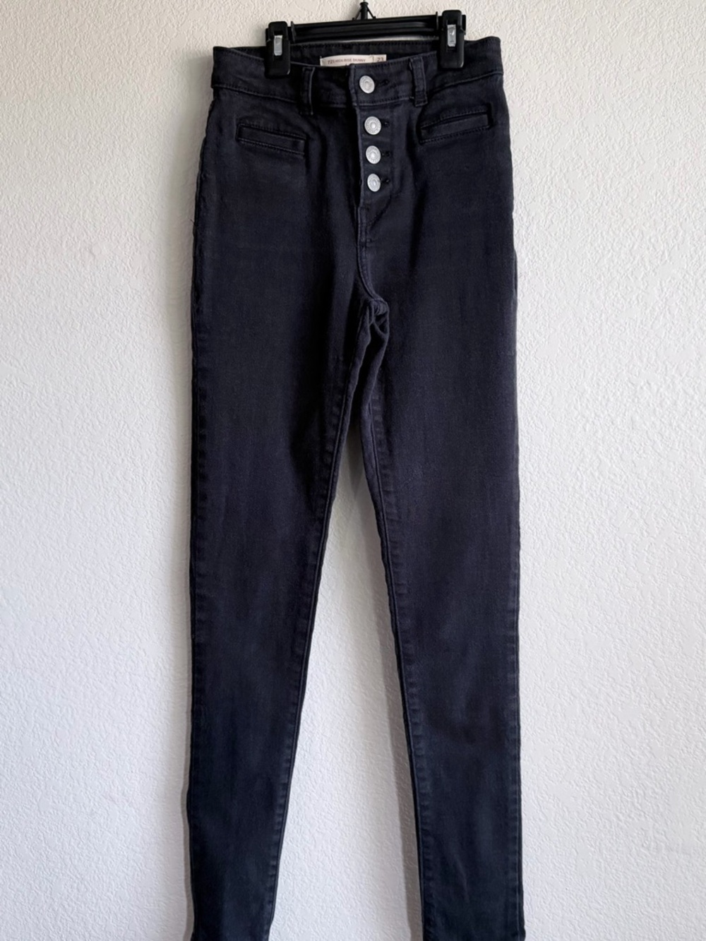 Levis 721 high waisted black jeans